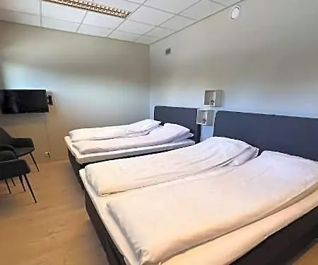 מלון Snasa Hotell *